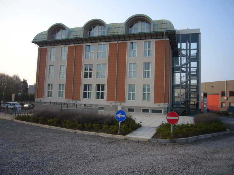 Delle Fiere 4* Mozzate